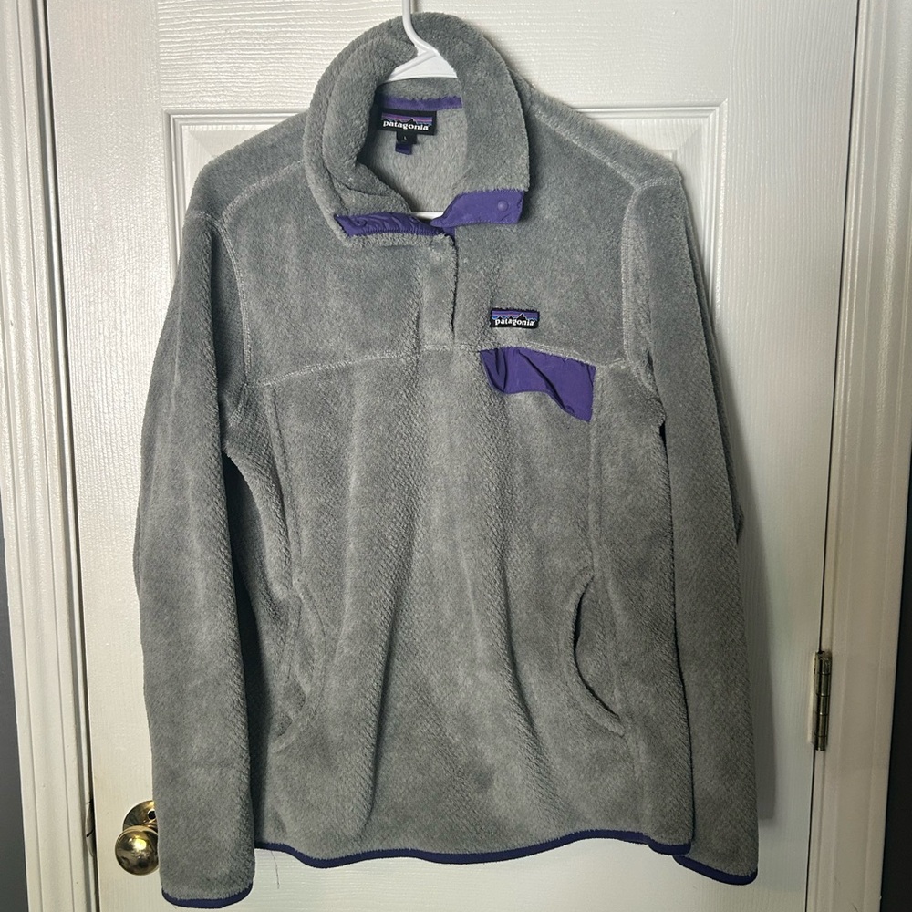 Patagonia Light Gray Fleece Jacket with Purple Trim